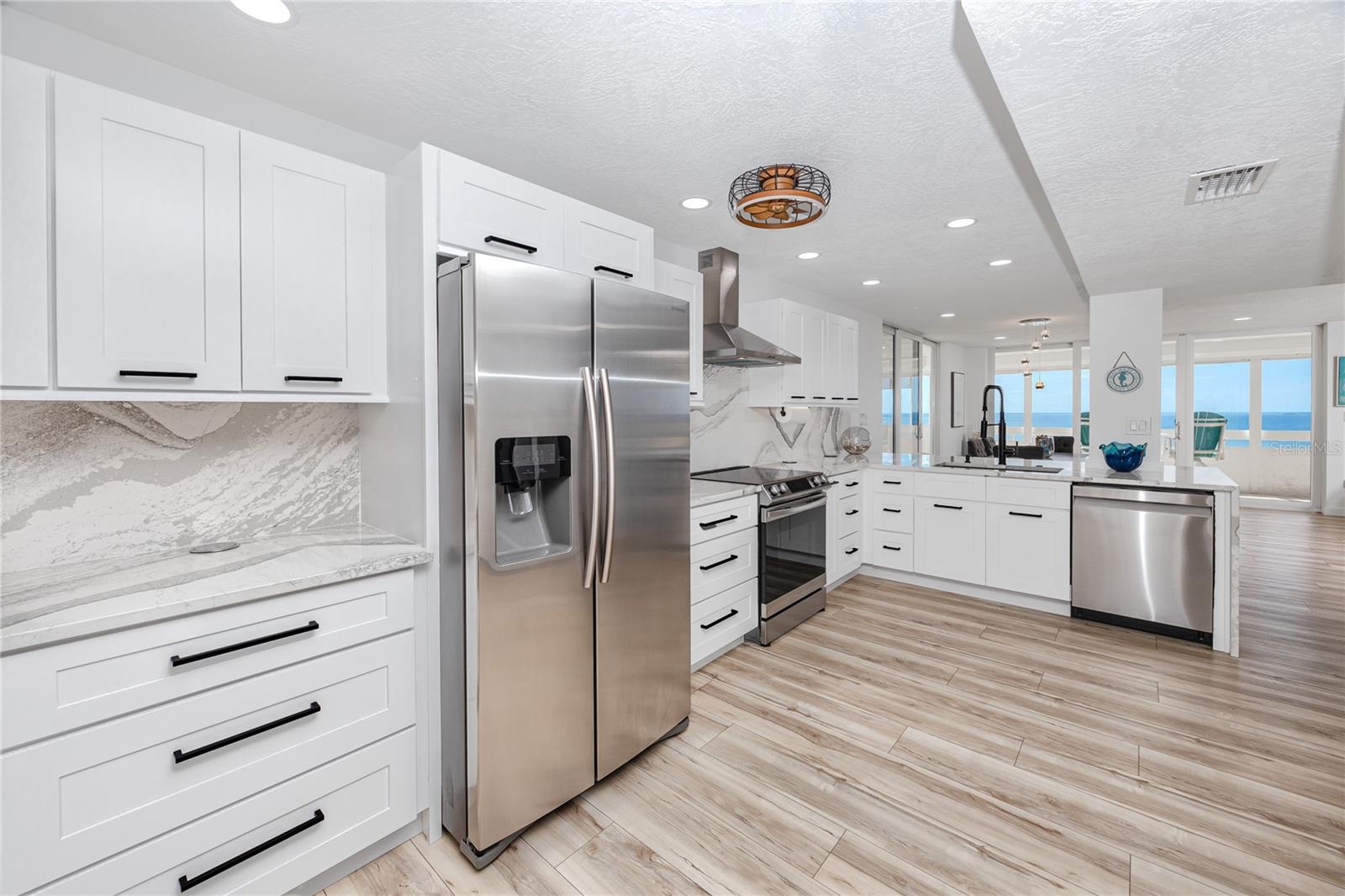 Image 9 of 43 For 17940 Gulf Boulevard 16a