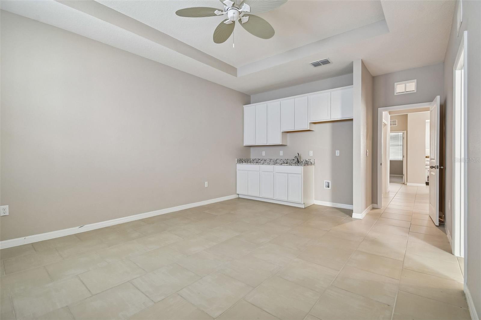 Image 18 of 67 For 12436 Shining Willow Street