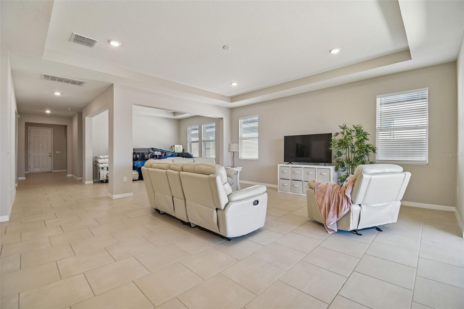 Image 24 of 67 For 12436 Shining Willow Street