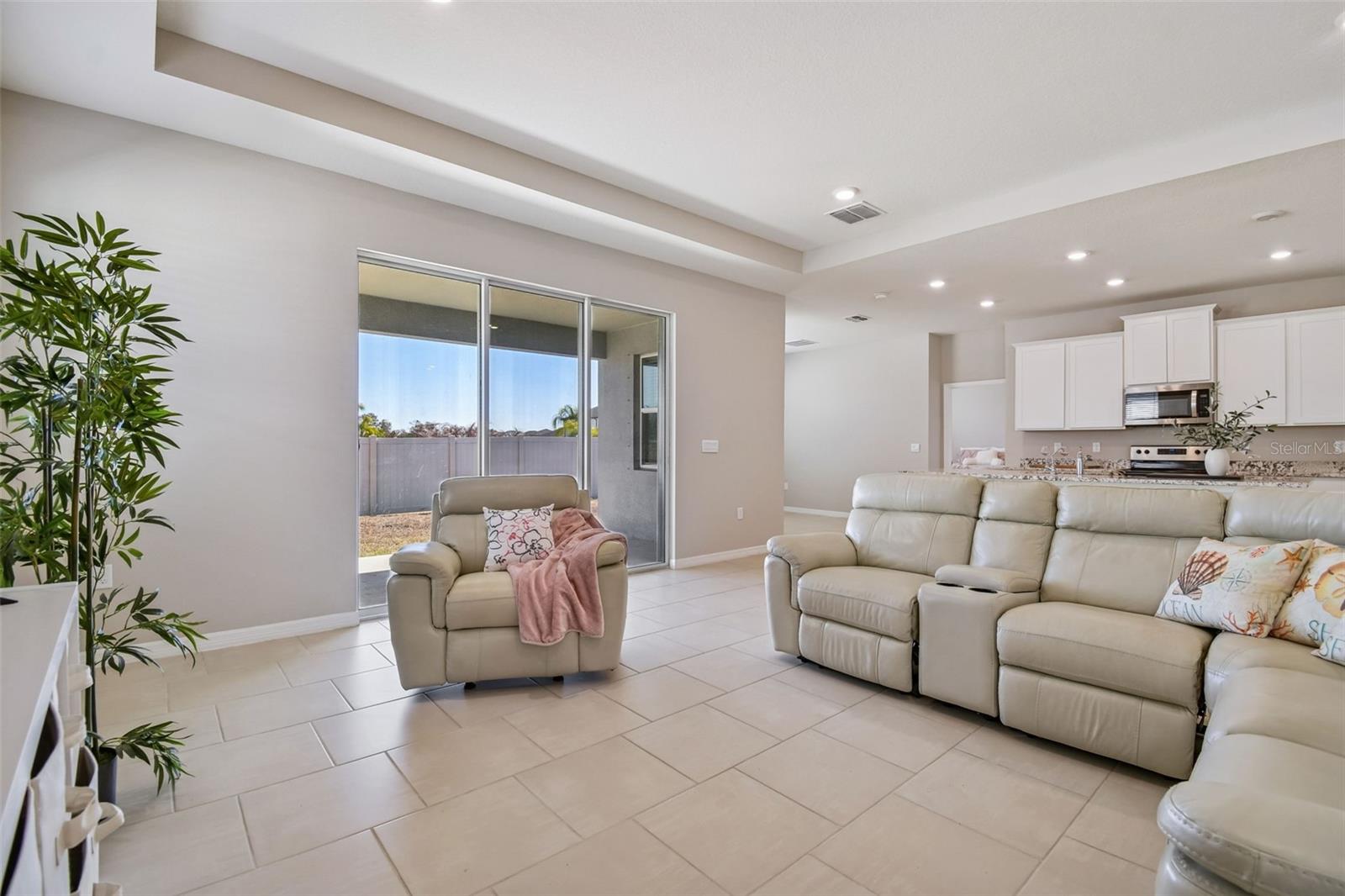 Image 27 of 67 For 12436 Shining Willow Street