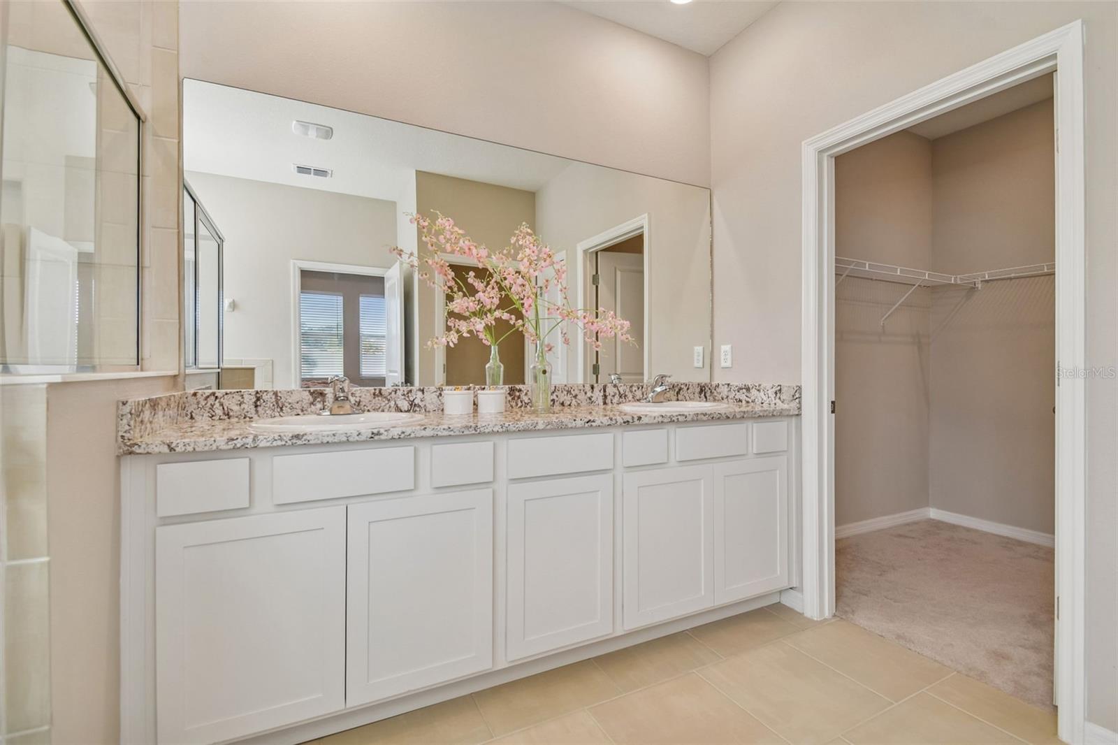 Image 44 of 67 For 12436 Shining Willow Street