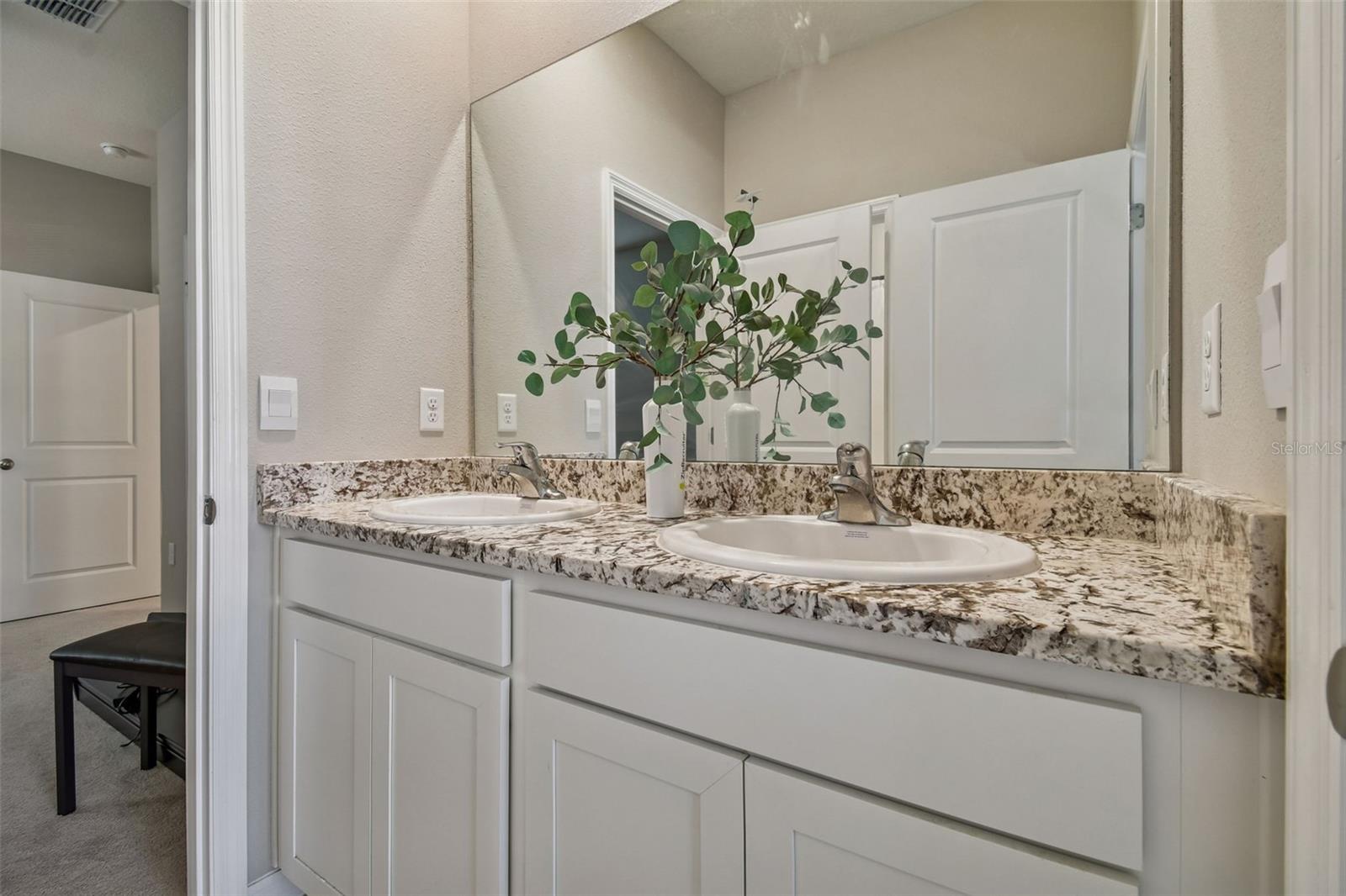 Image 9 of 67 For 12436 Shining Willow Street