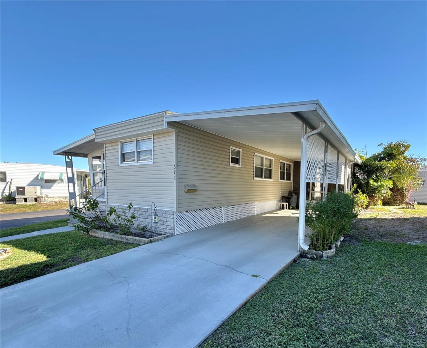 Image 2 of 29 For 672 Mount Piney Avenue Ne 699