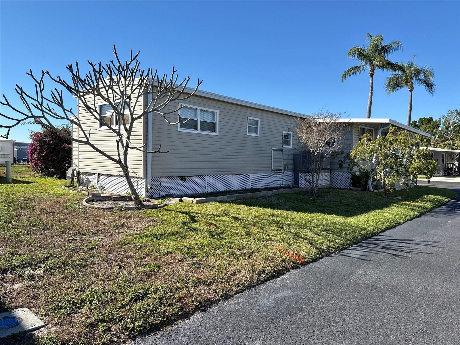 Image 22 of 29 For 672 Mount Piney Avenue Ne 699