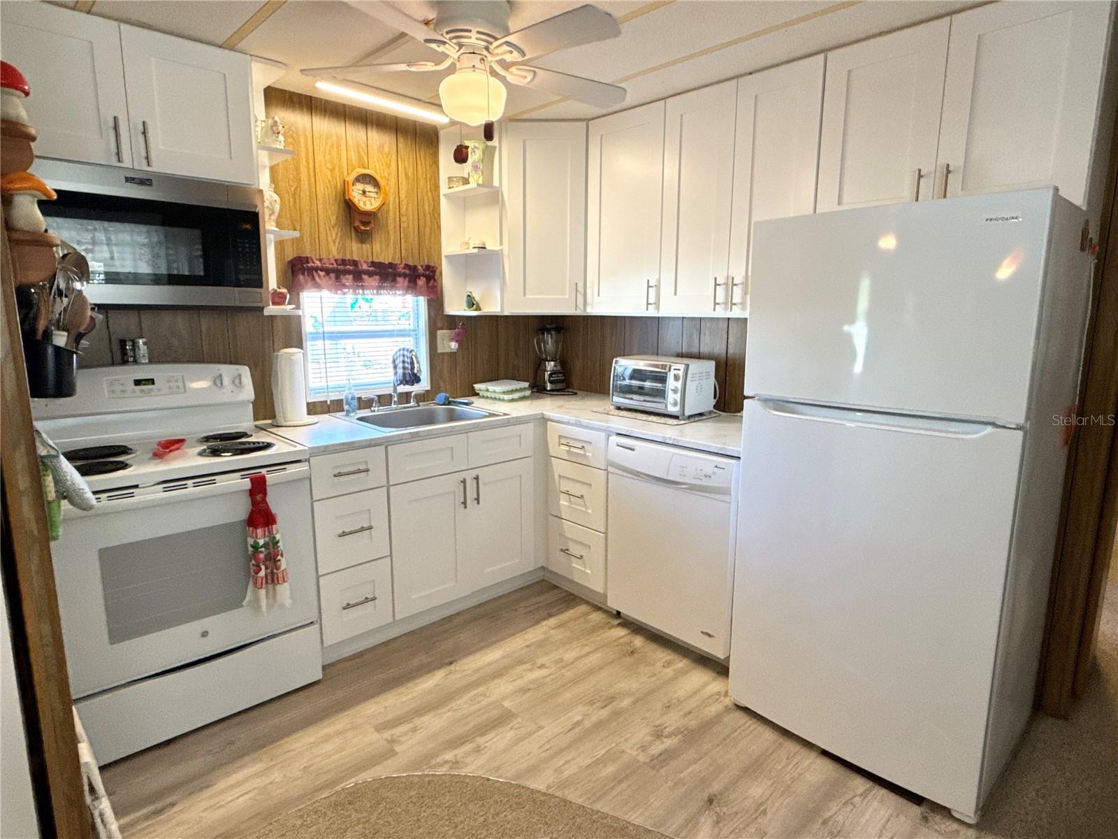 Image 5 of 29 For 672 Mount Piney Avenue Ne 699