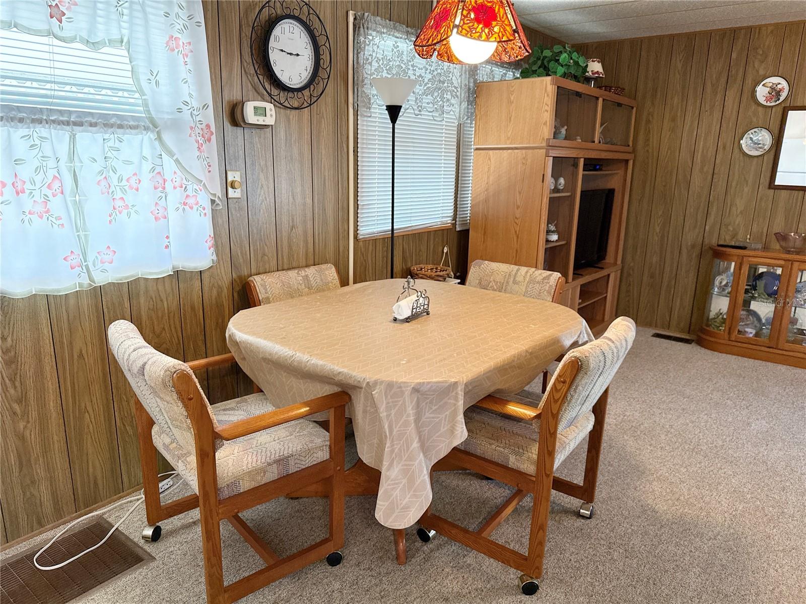 Image 7 of 29 For 672 Mount Piney Avenue Ne 699