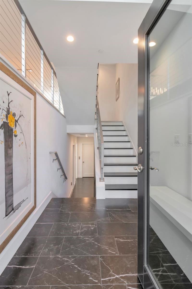 Listing photo id 1 for 2810 Barcelona Street