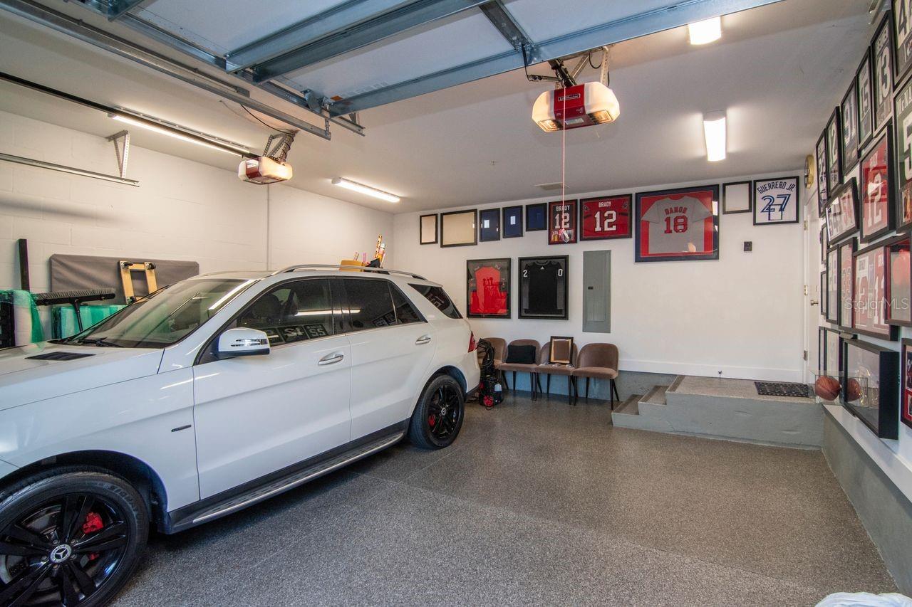 Listing photo id 52 for 2810 Barcelona Street