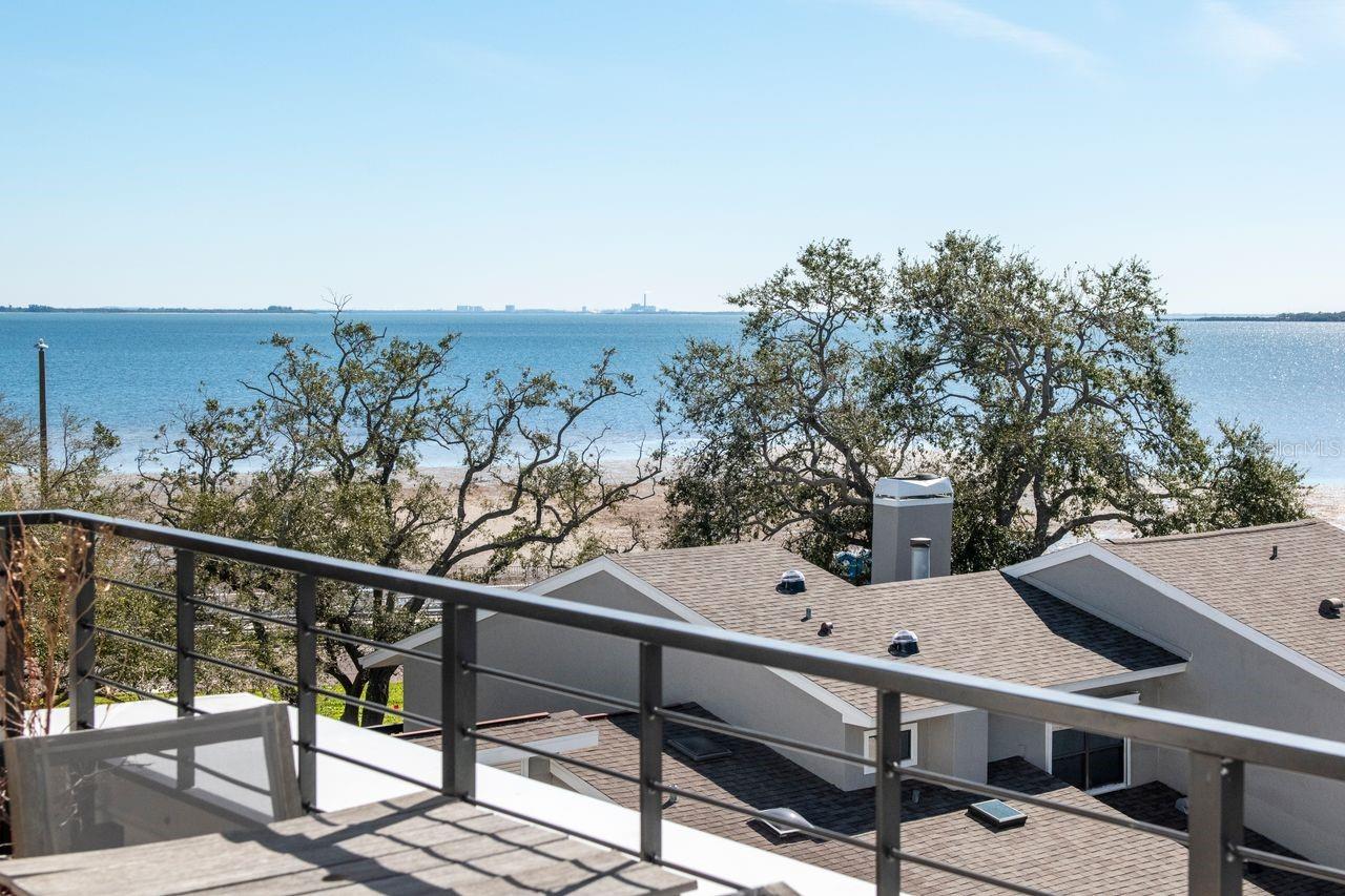 Listing photo id 64 for 2810 Barcelona Street