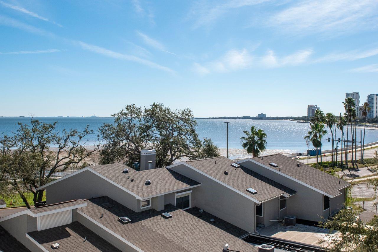 Listing photo id 68 for 2810 Barcelona Street