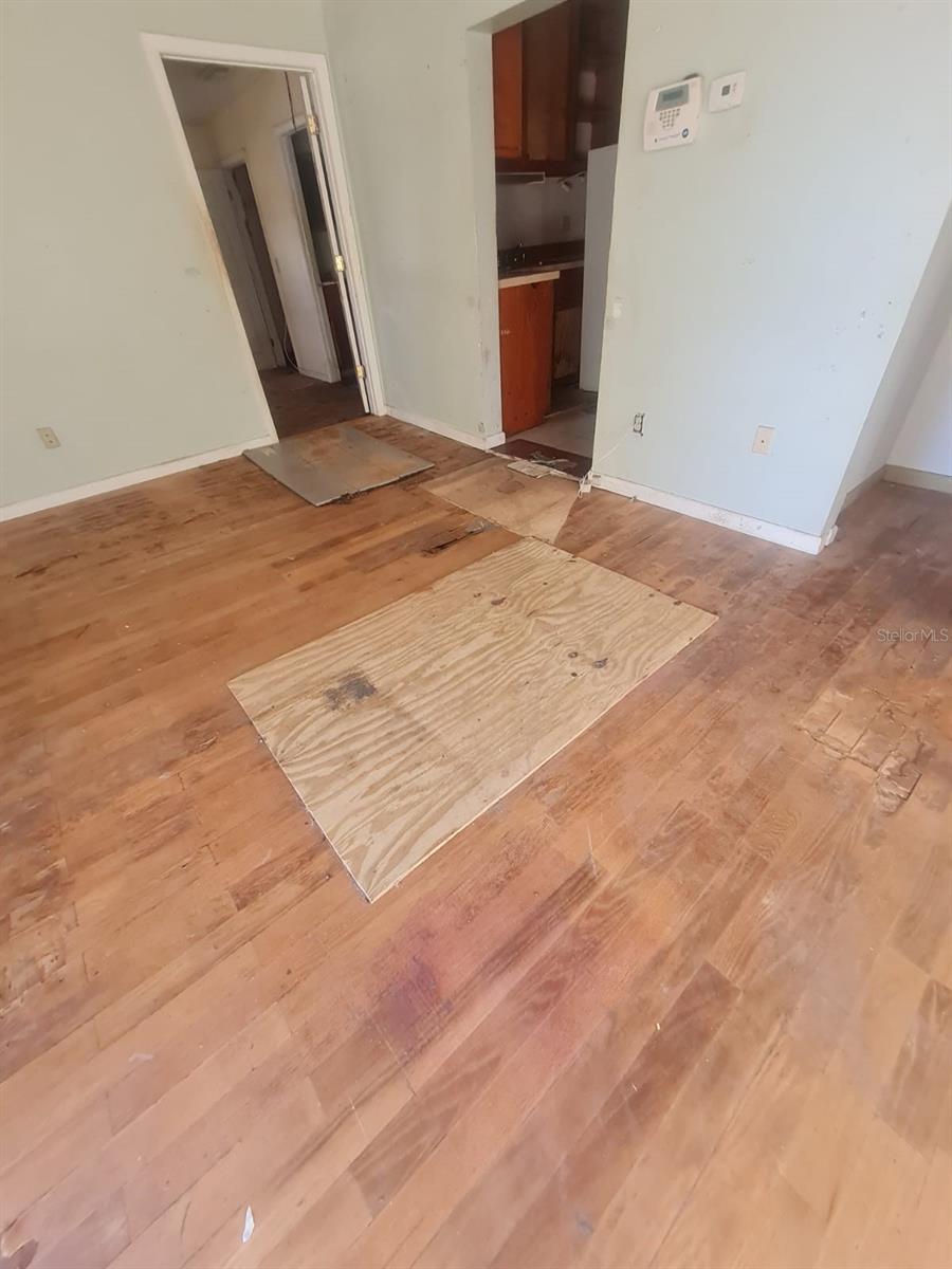 Image 27 of 33 For 5241 67th Street N