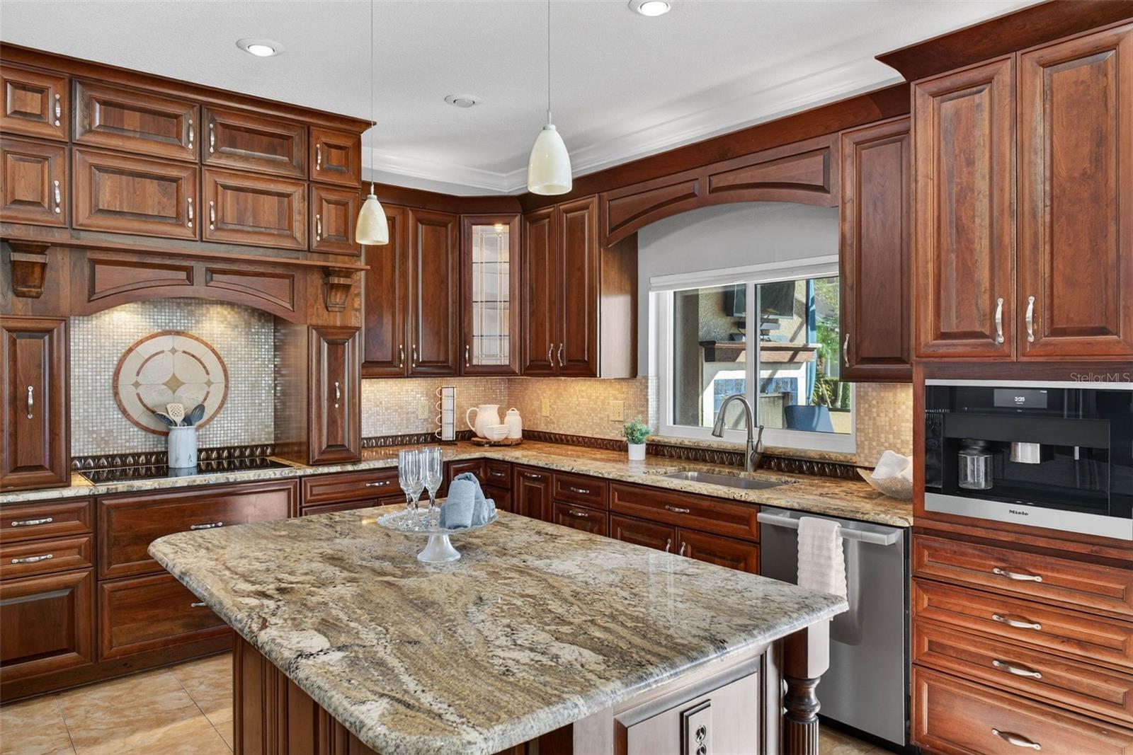 Listing photo id 15 for 12404 Maidstone Court