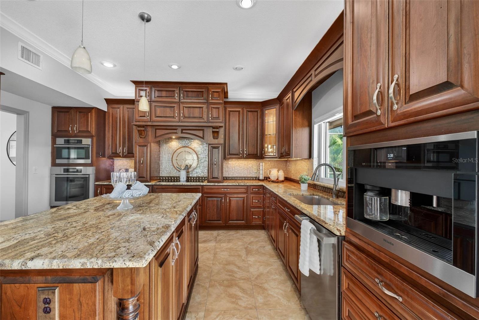 Listing photo id 18 for 12404 Maidstone Court