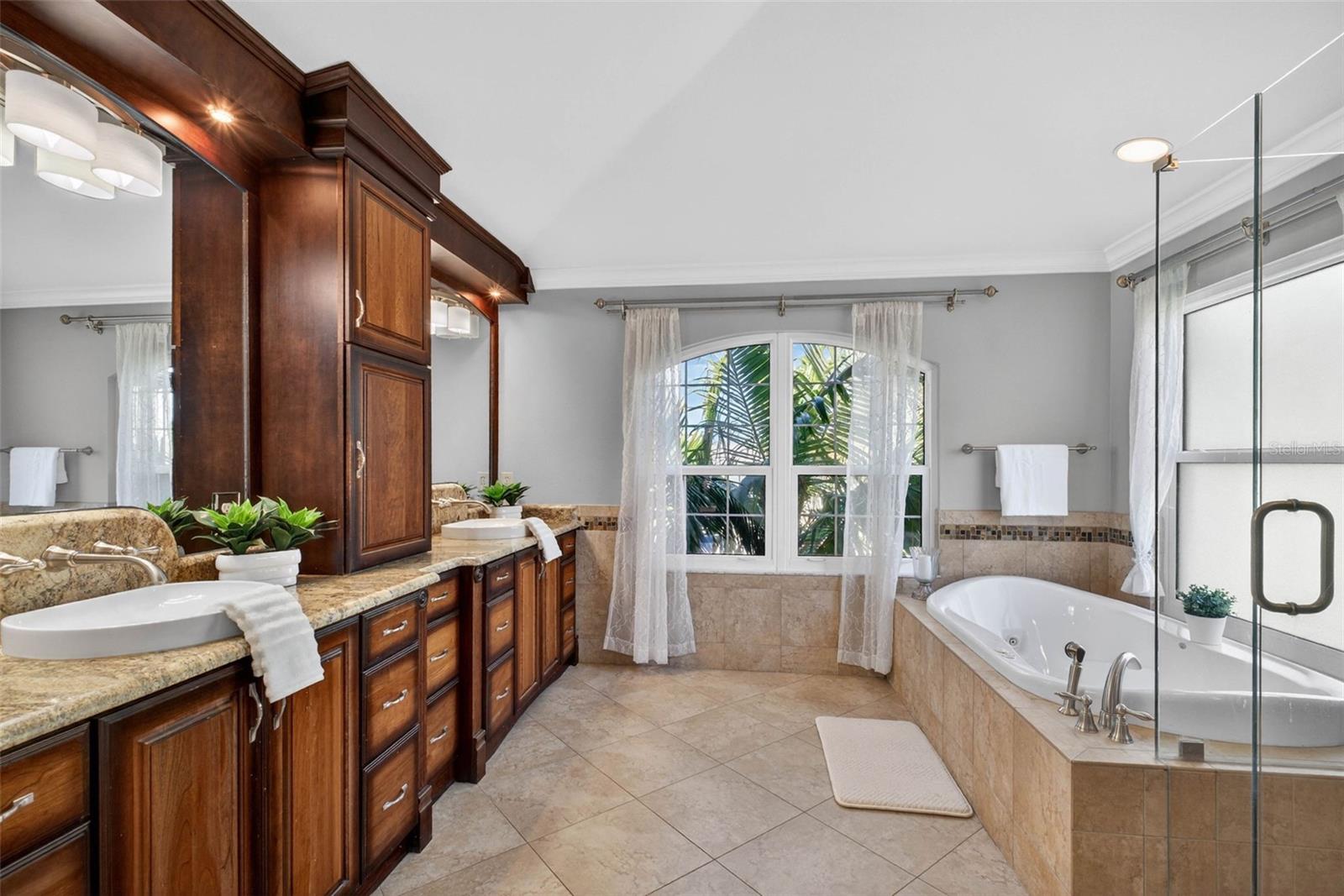 Listing photo id 40 for 12404 Maidstone Court