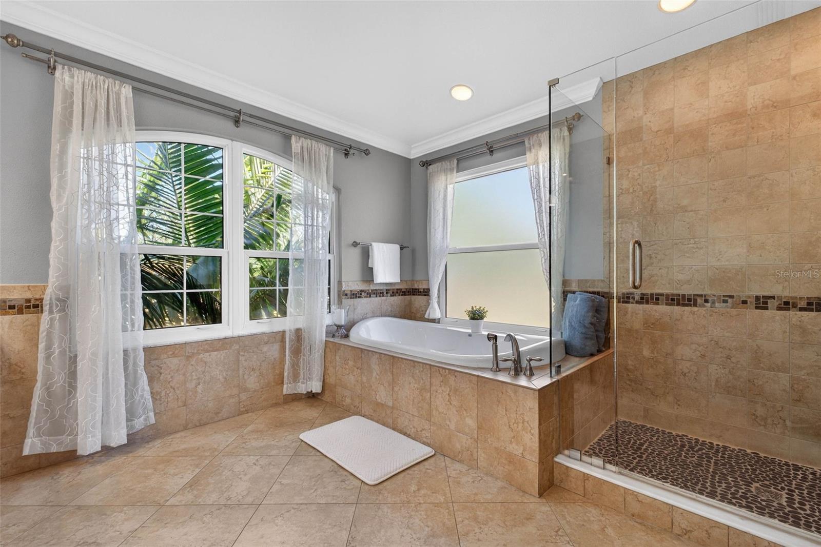 Listing photo id 41 for 12404 Maidstone Court