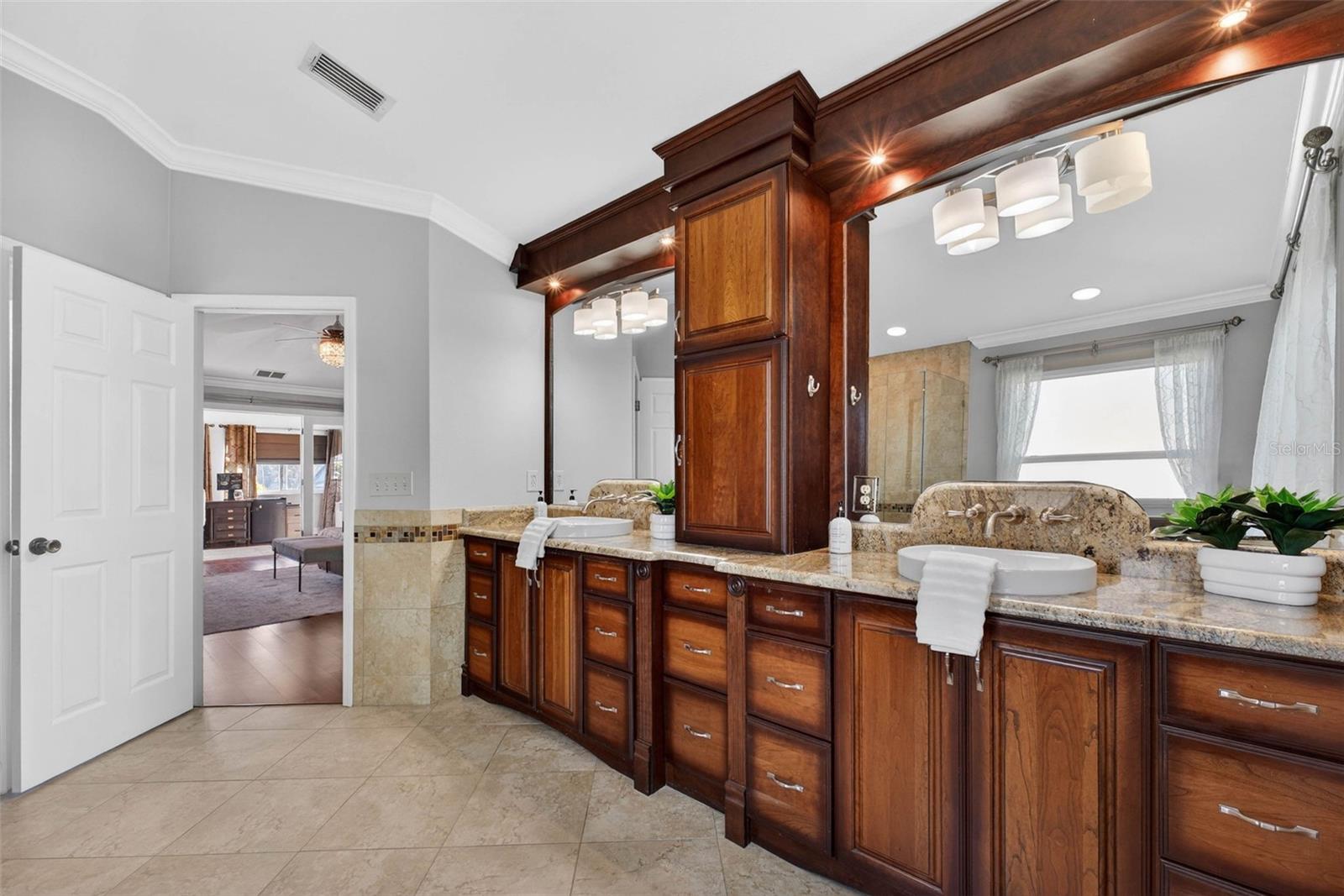 Listing photo id 42 for 12404 Maidstone Court