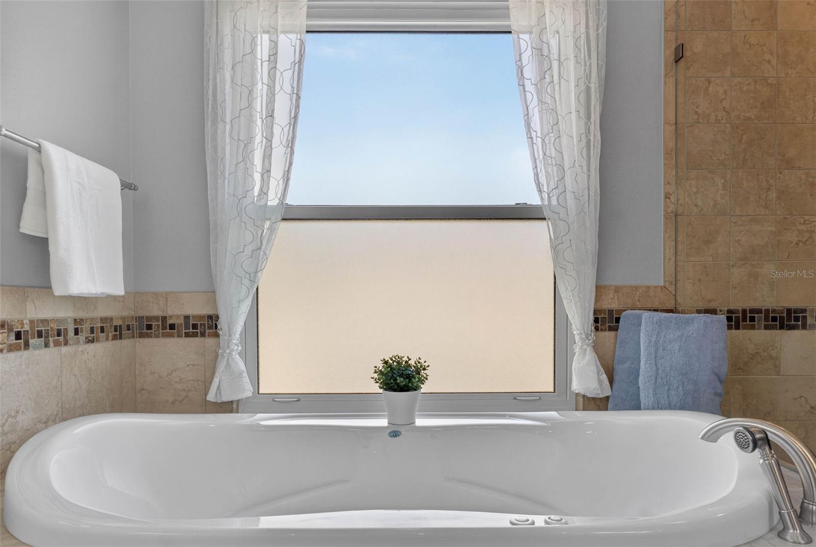 Listing photo id 44 for 12404 Maidstone Court