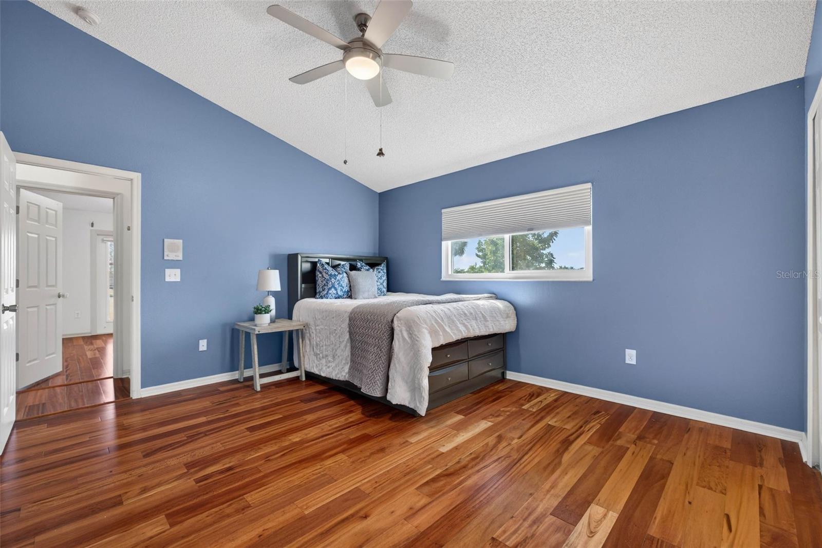 Listing photo id 51 for 12404 Maidstone Court