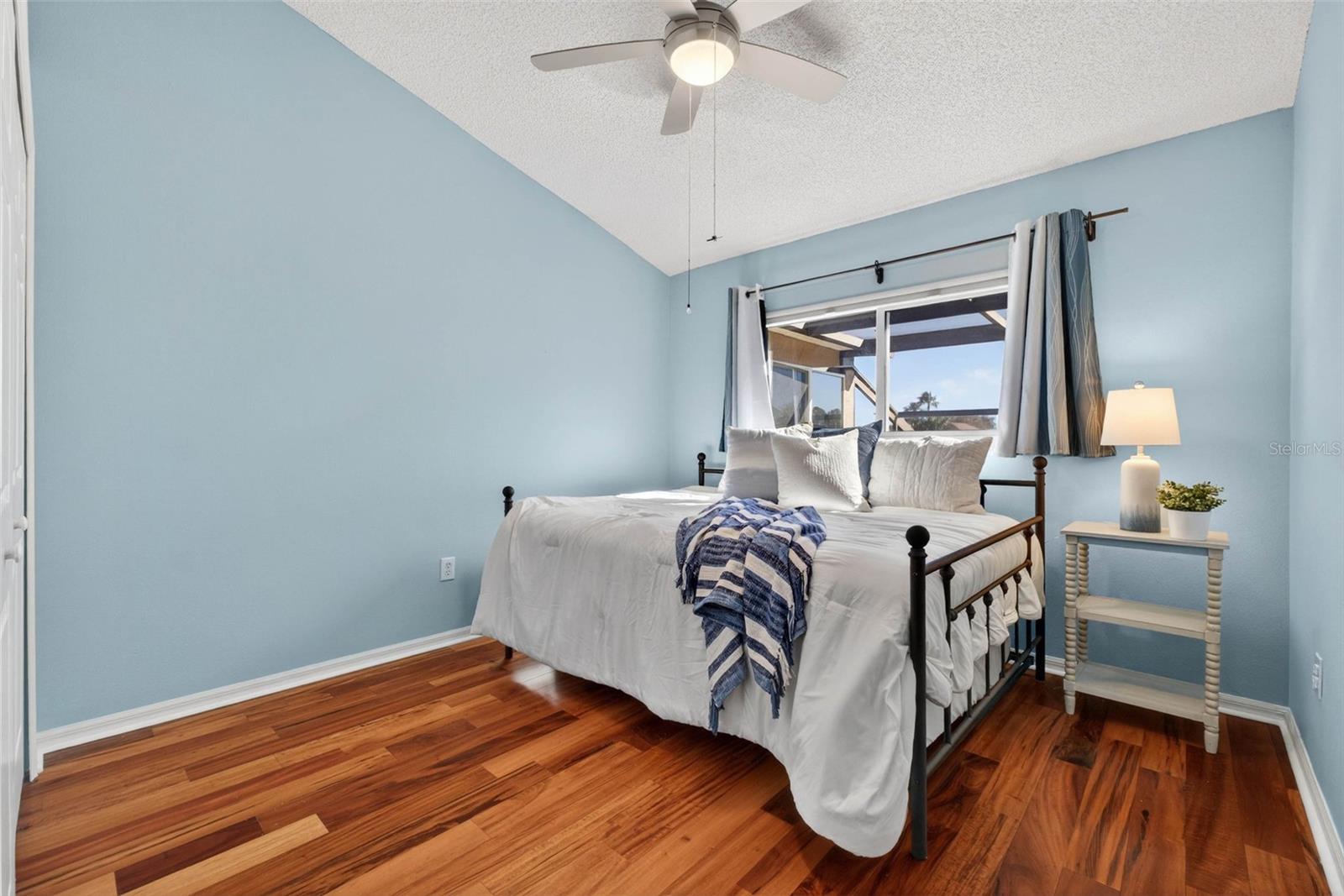 Listing photo id 60 for 12404 Maidstone Court