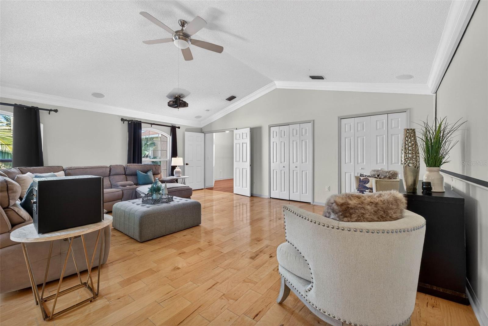 Listing photo id 64 for 12404 Maidstone Court