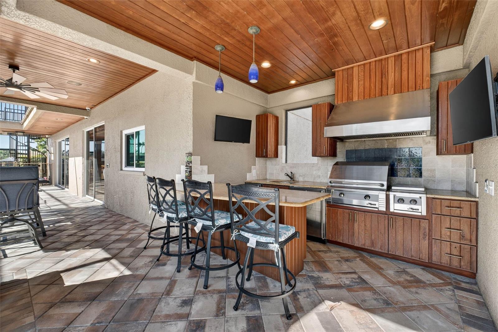 Listing photo id 72 for 12404 Maidstone Court