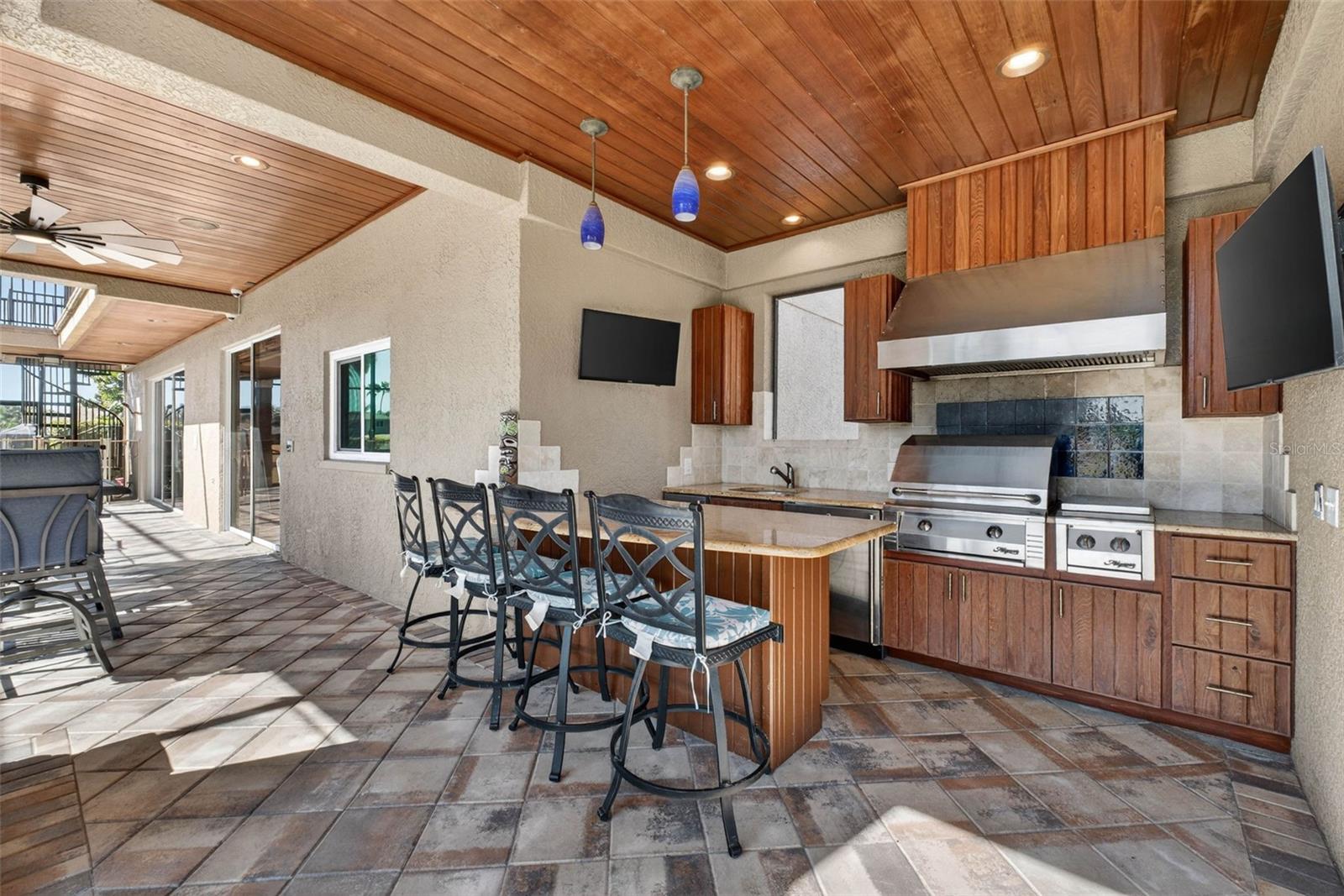 Listing photo id 74 for 12404 Maidstone Court