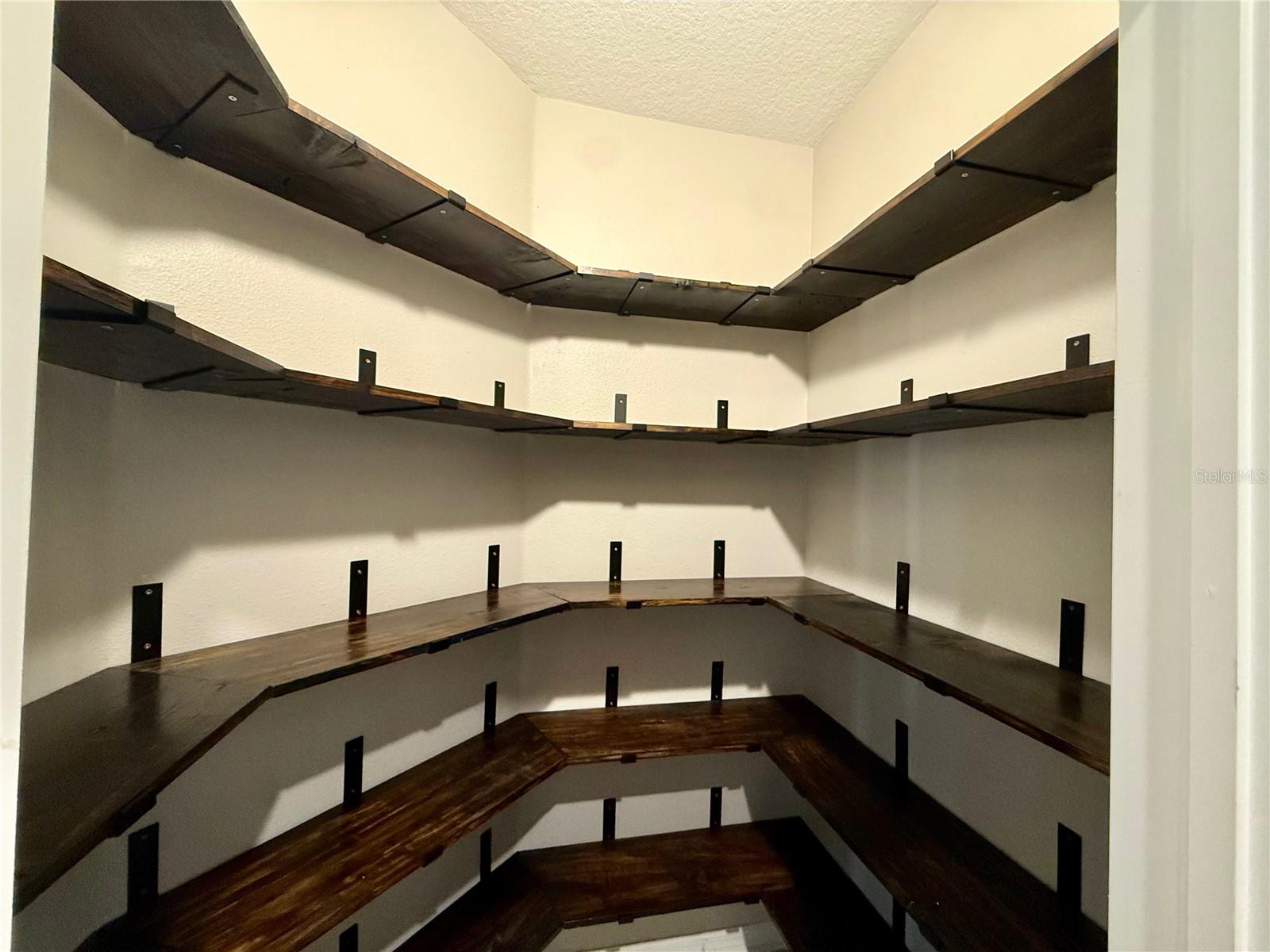 Image 18 of 60 For 10409 Cardera Drive