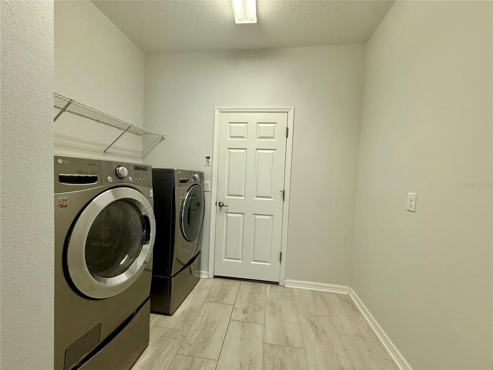 Image 33 of 60 For 10409 Cardera Drive