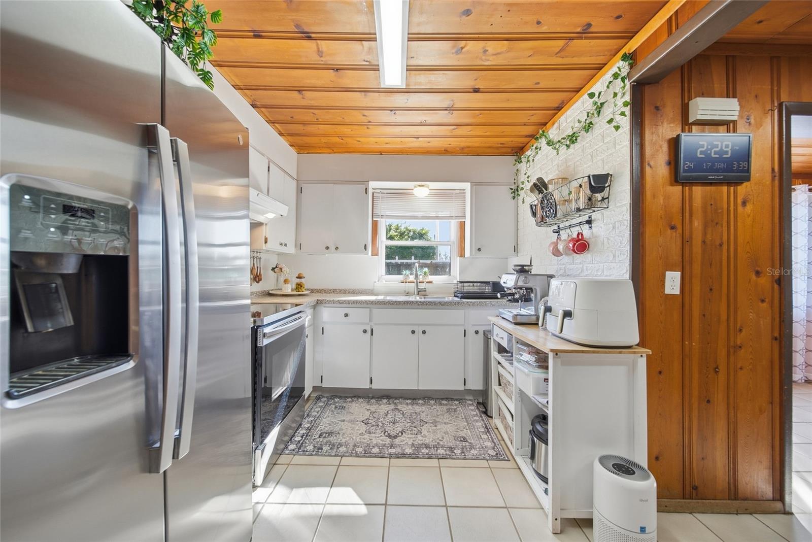 Image 10 of 34 For 5080 70th Avenue N