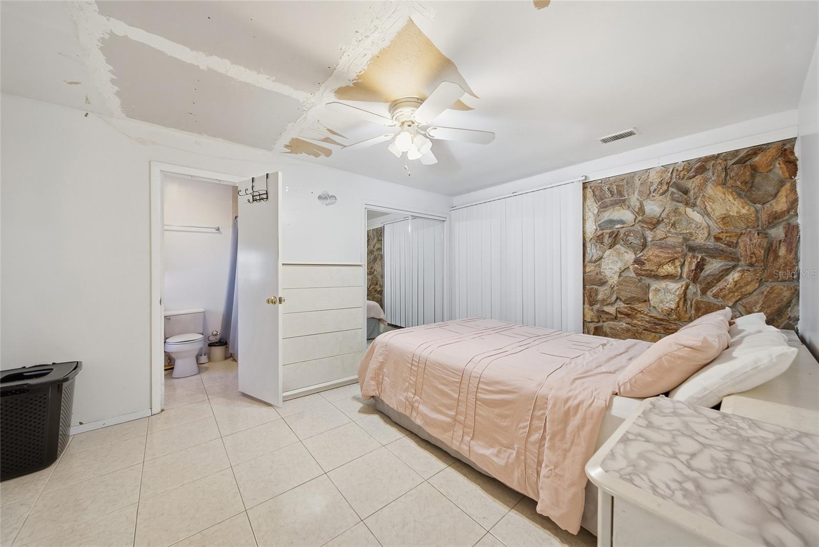 Image 17 of 34 For 5080 70th Avenue N