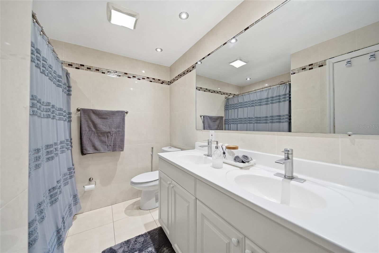 Image 25 of 34 For 5080 70th Avenue N