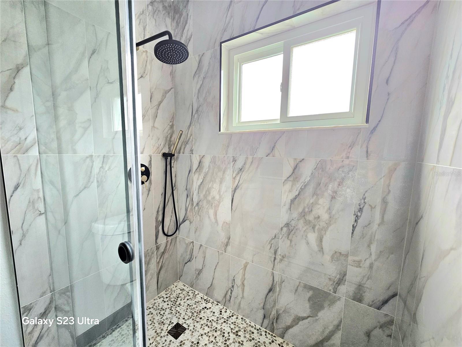 Image 18 of 69 For 2435 Sumatran Way 35