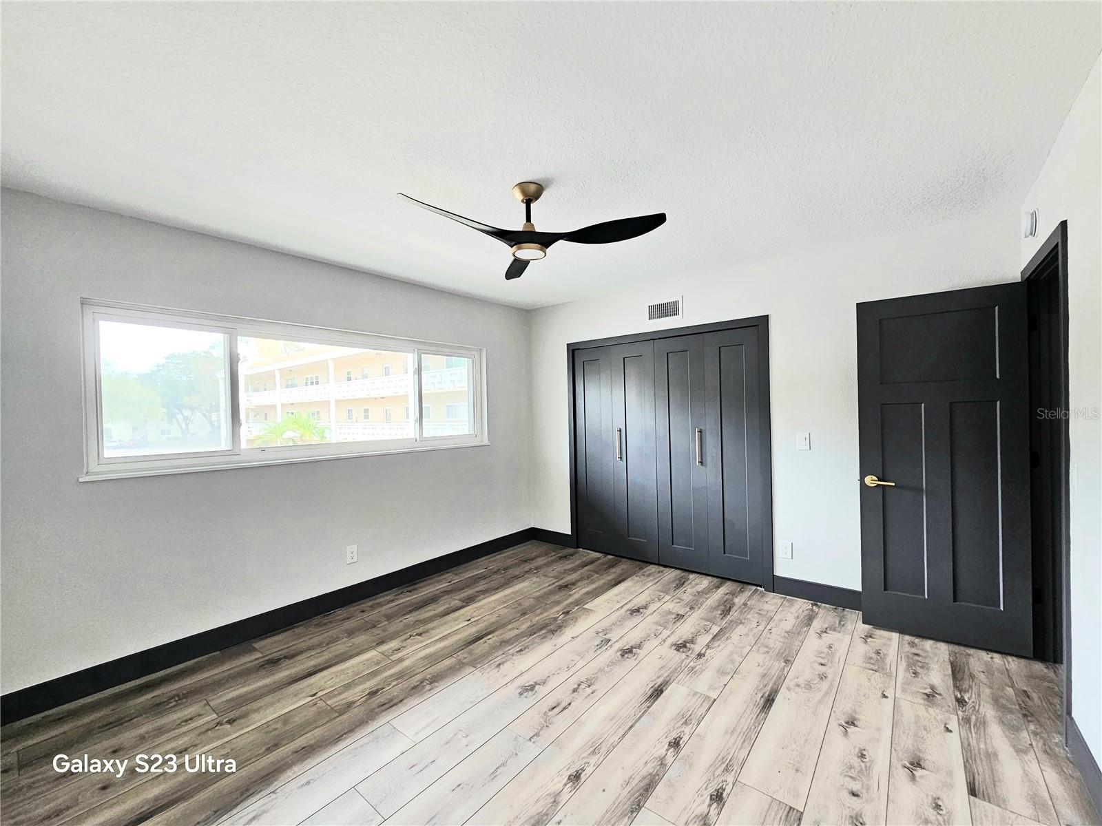 Image 21 of 69 For 2435 Sumatran Way 35