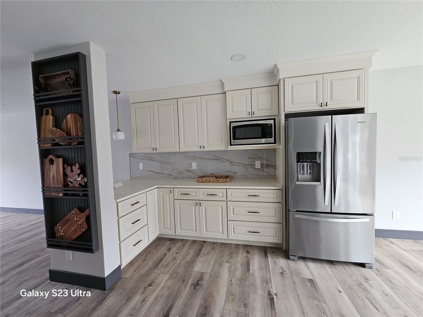 Image 5 of 69 For 2435 Sumatran Way 35