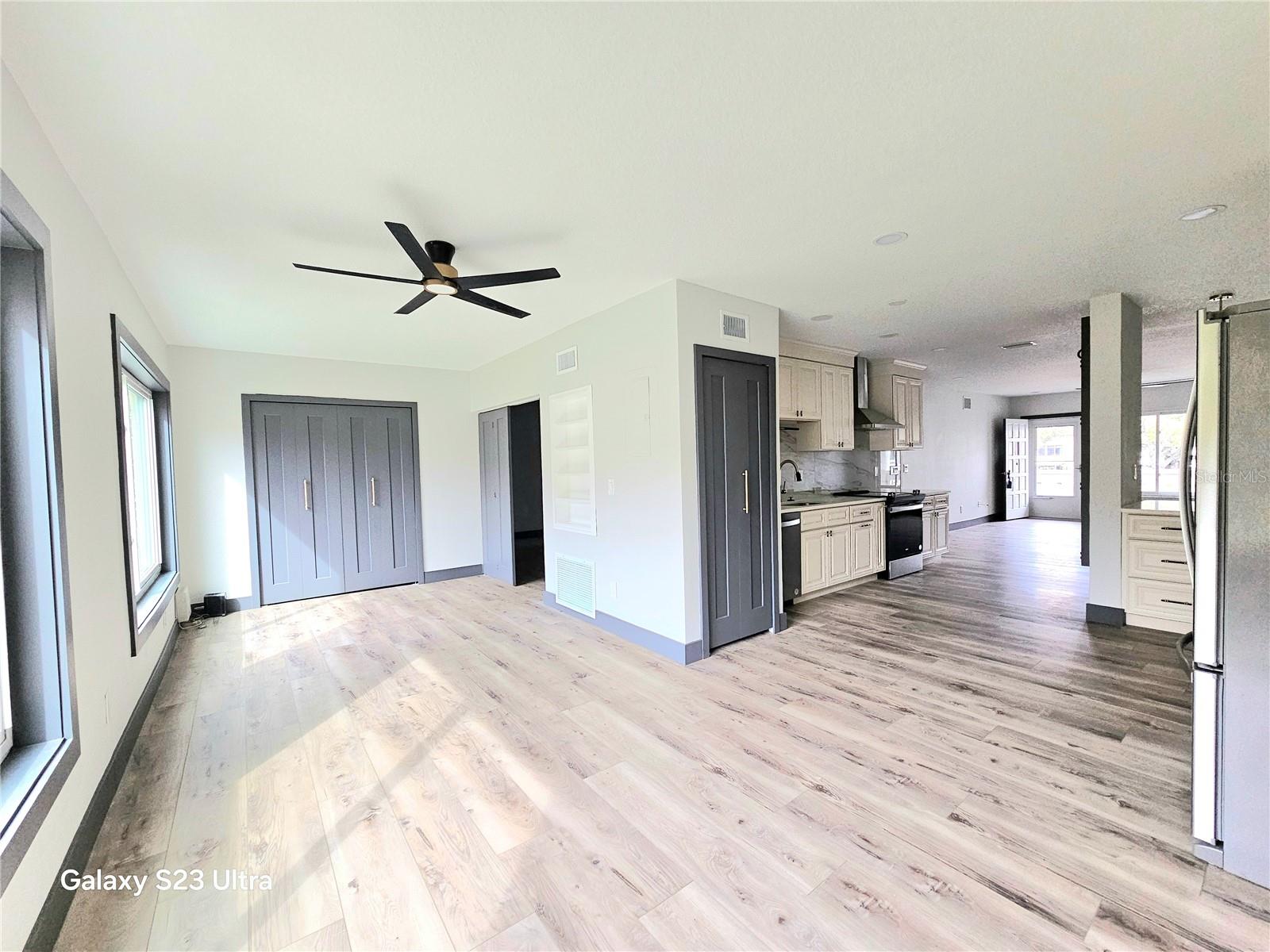 Image 7 of 69 For 2435 Sumatran Way 35