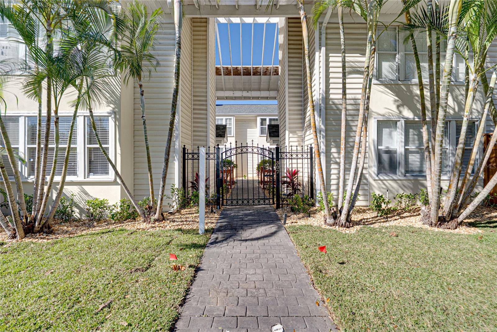 Image 10 of 62 For 307 Bungalow Park Avenue B