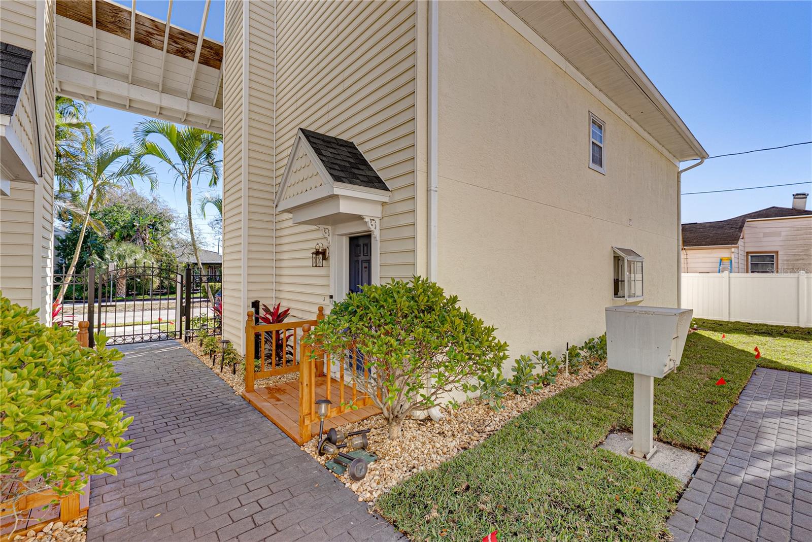 Image 12 of 62 For 307 Bungalow Park Avenue B