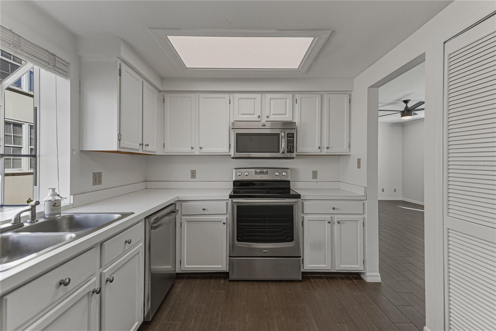 Image 15 of 62 For 307 Bungalow Park Avenue B