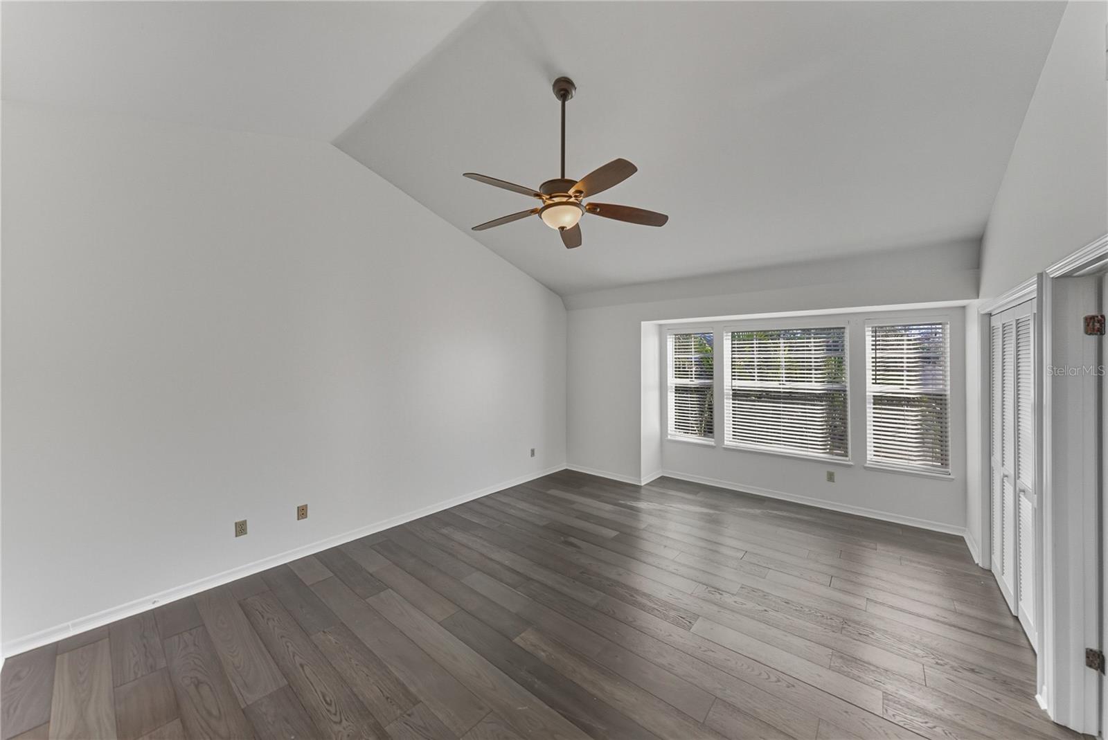 Image 34 of 62 For 307 Bungalow Park Avenue B