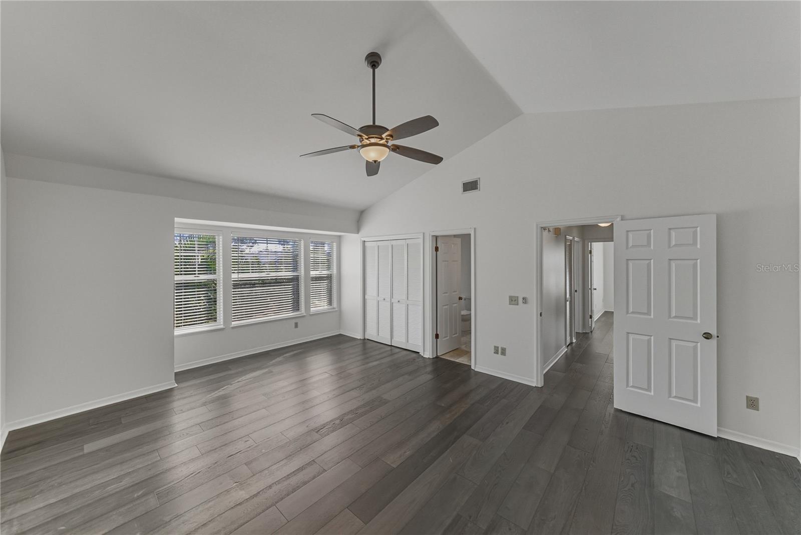 Image 37 of 62 For 307 Bungalow Park Avenue B