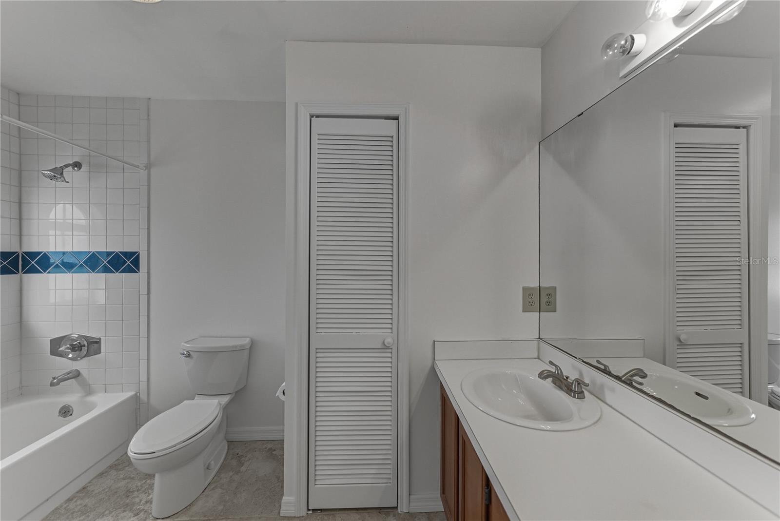 Image 39 of 62 For 307 Bungalow Park Avenue B