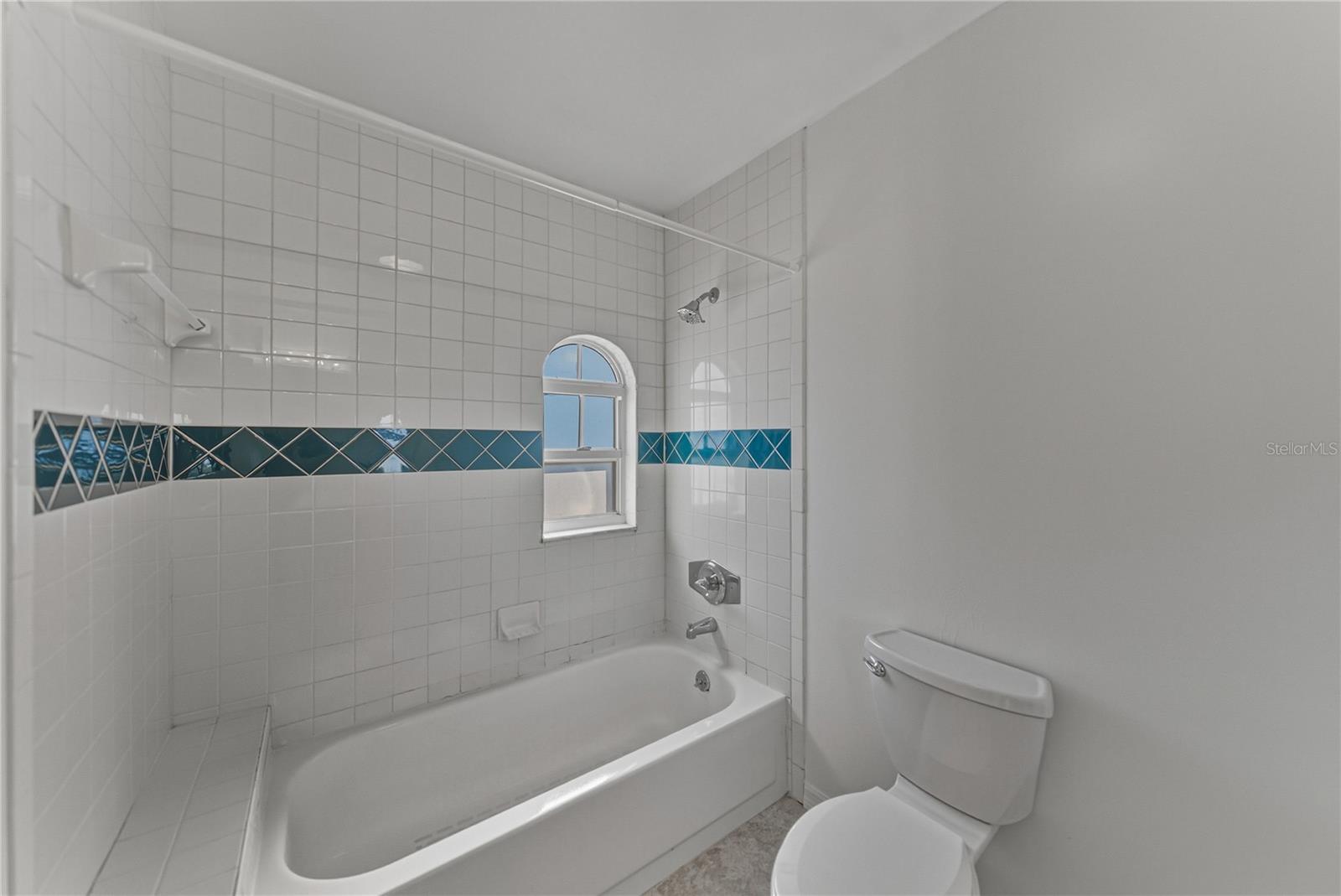 Image 40 of 62 For 307 Bungalow Park Avenue B