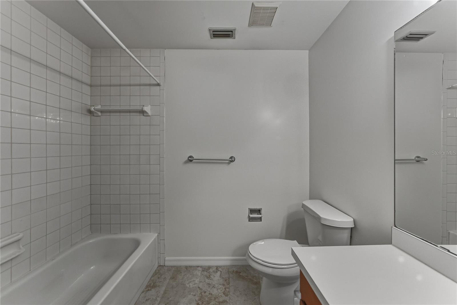 Image 44 of 62 For 307 Bungalow Park Avenue B