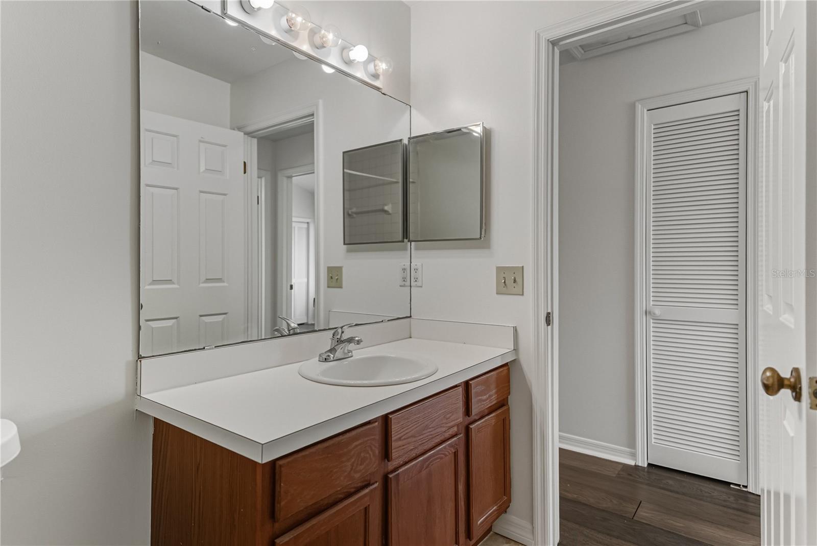 Image 48 of 62 For 307 Bungalow Park Avenue B