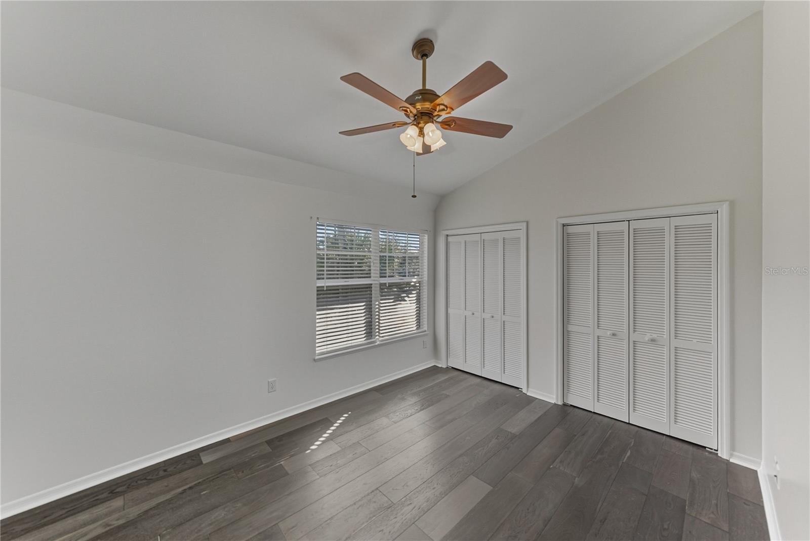 Image 52 of 62 For 307 Bungalow Park Avenue B