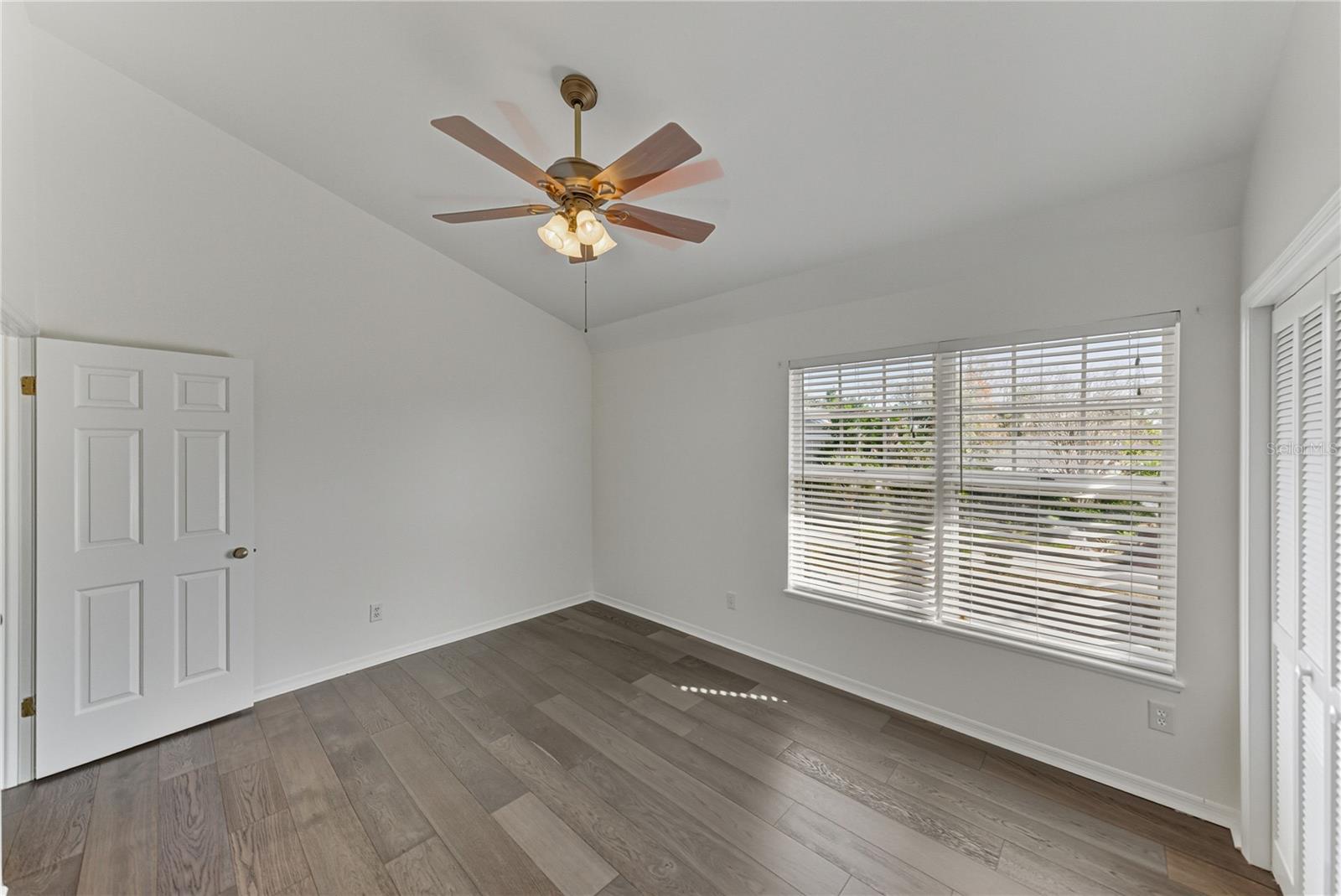 Image 54 of 62 For 307 Bungalow Park Avenue B