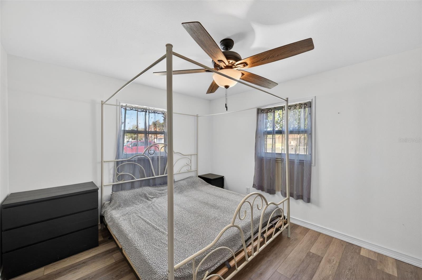 Image 13 of 33 For 5900 Cypress Street N