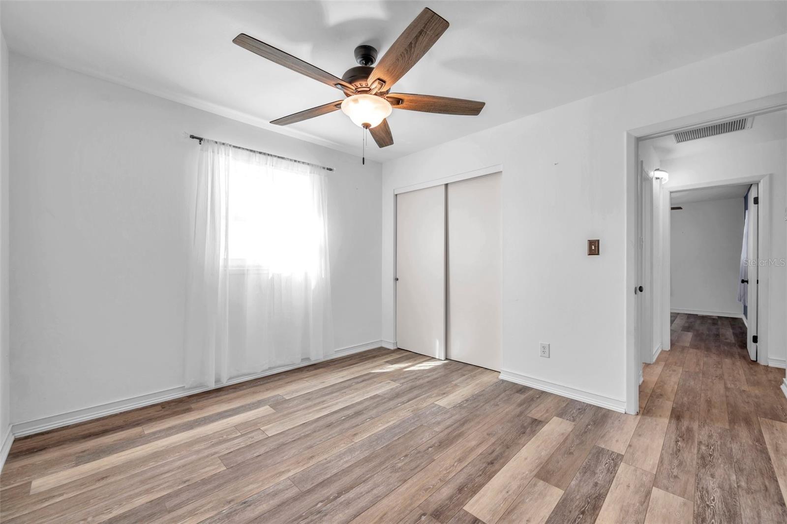 Image 16 of 33 For 5900 Cypress Street N