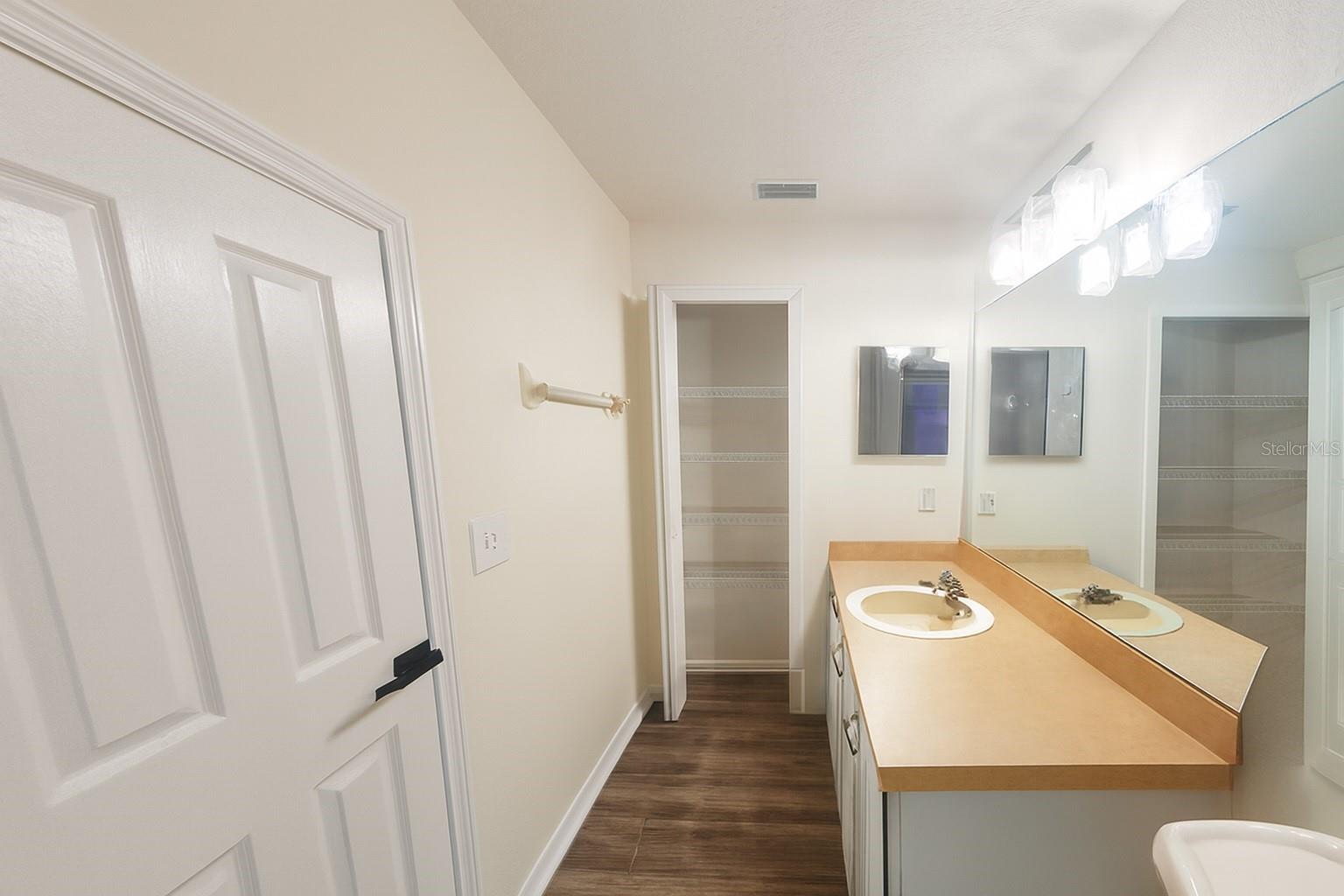 Image 18 of 31 For 7865 Carriage Pointe Drive