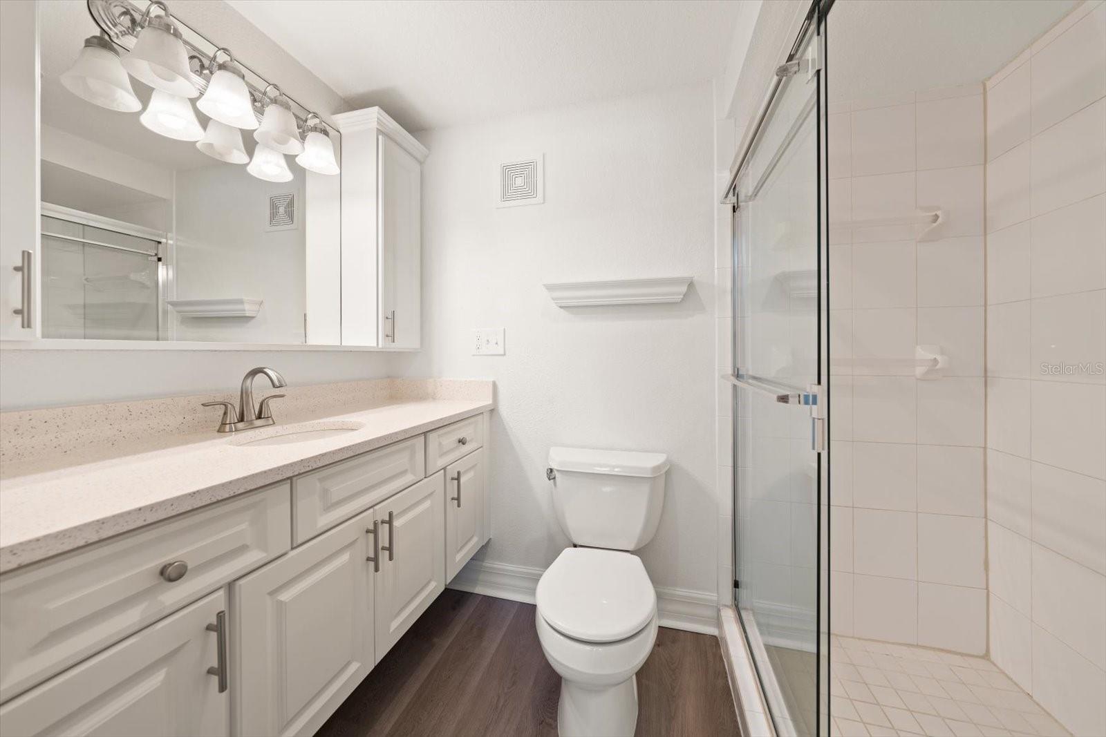 Image 22 of 54 For 2566 Gary Circle 2